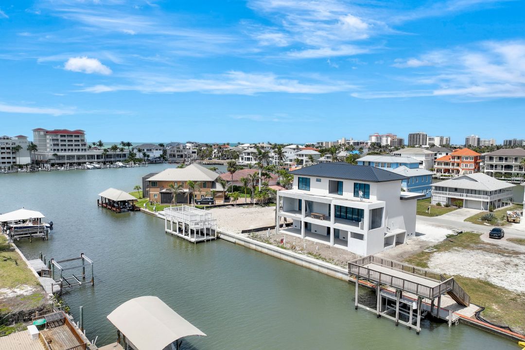 256 Tradewinds Ave, Naples, FL 34108