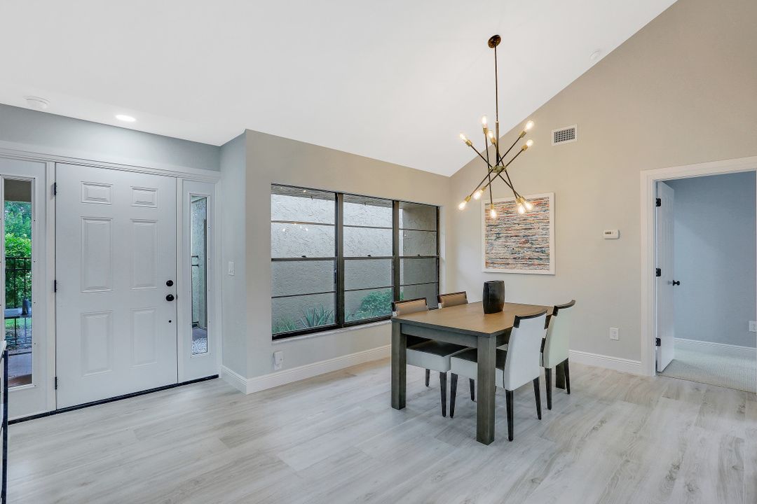 714 Reef Point Cir #4, Naples, FL 34108