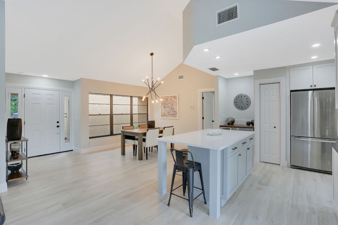 714 Reef Point Cir #4, Naples, FL 34108