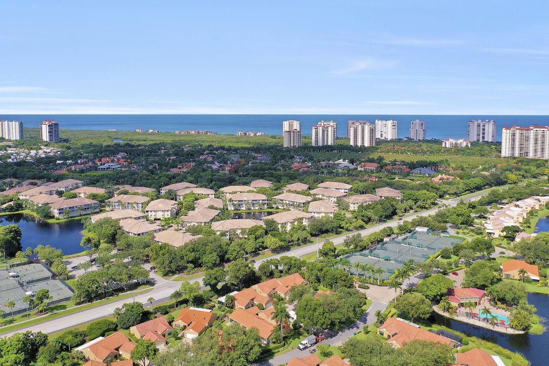 714 Reef Point Cir #4, Naples, FL 34108