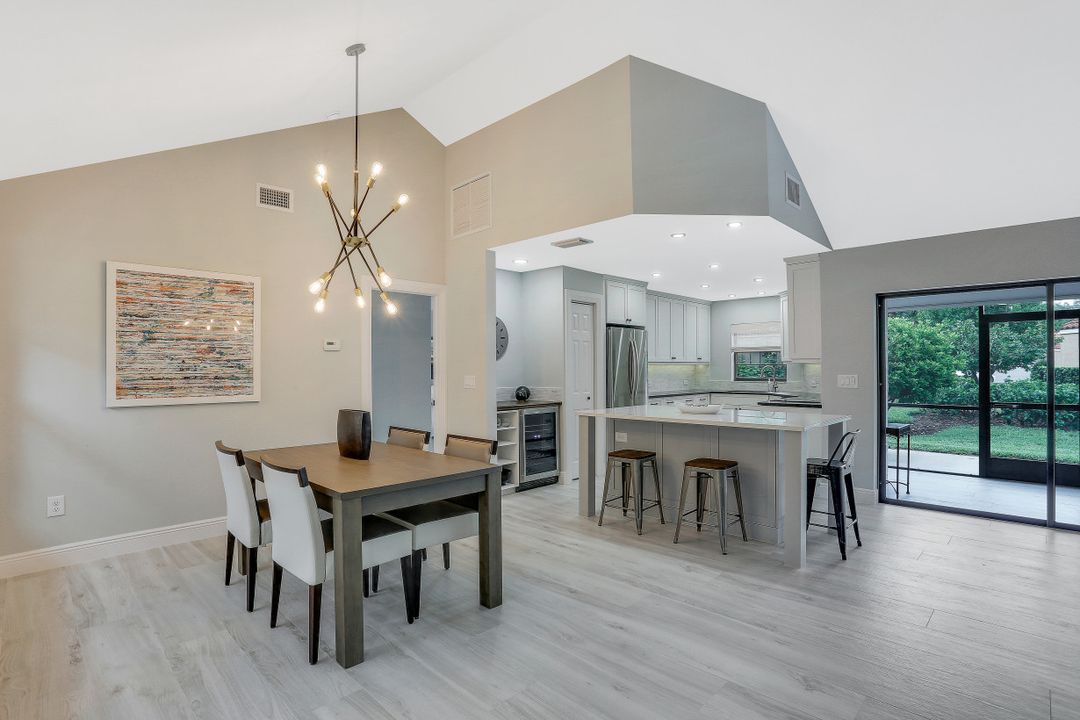 714 Reef Point Cir #4, Naples, FL 34108