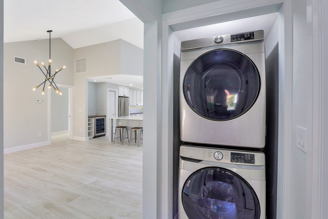 714 Reef Point Cir #4, Naples, FL 34108