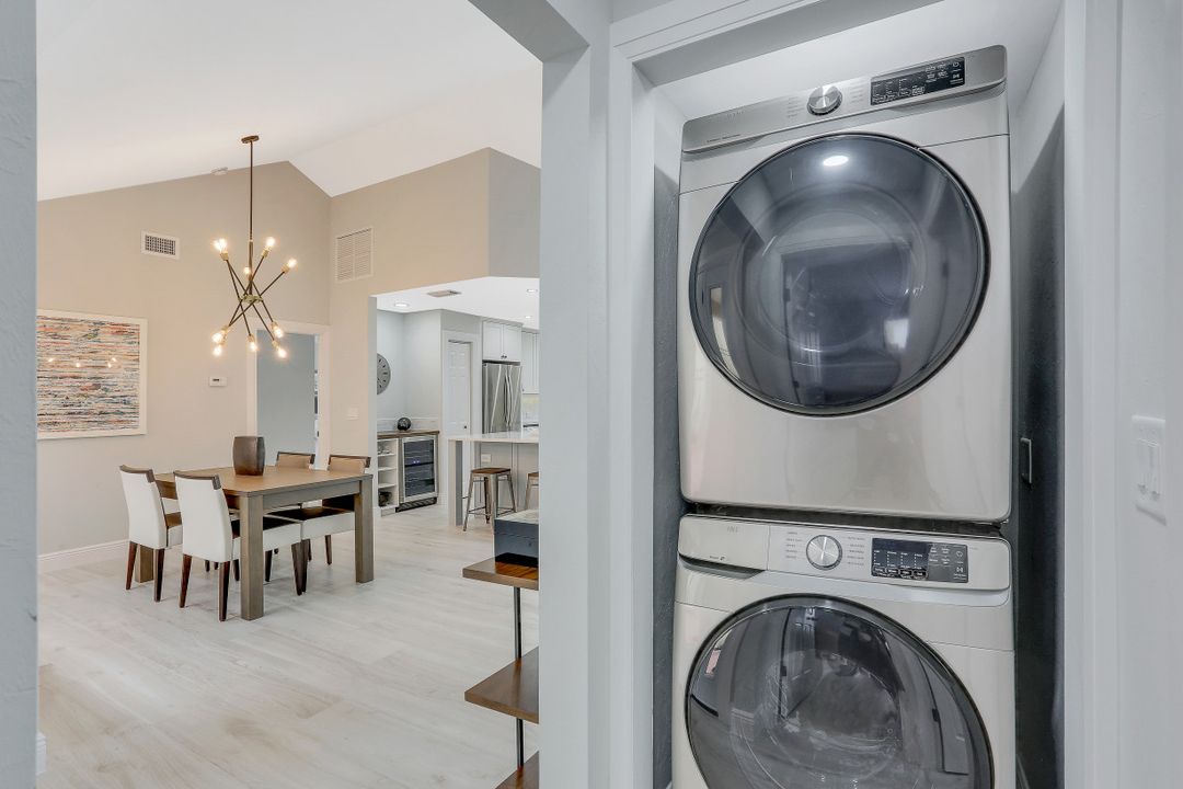 714 Reef Point Cir #4, Naples, FL 34108