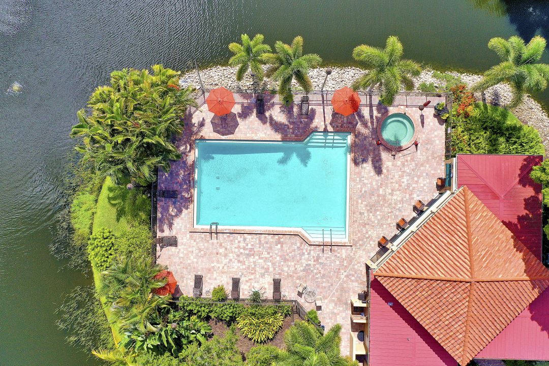 714 Reef Point Cir #4, Naples, FL 34108