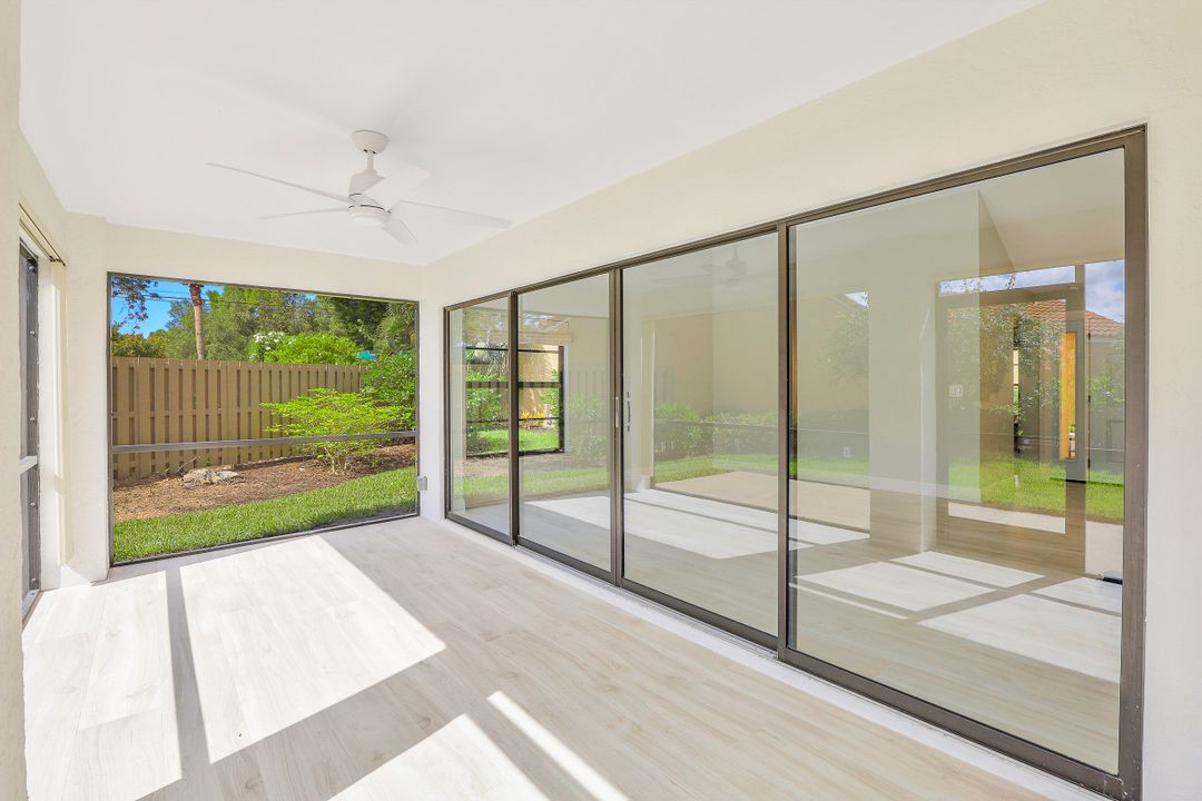 714 Reef Point Cir #4, Naples, FL 34108