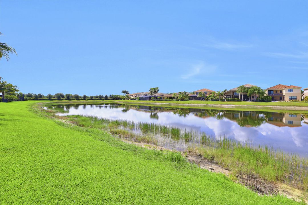 3718 Pleasant Springs Dr, Naples, FL 34119