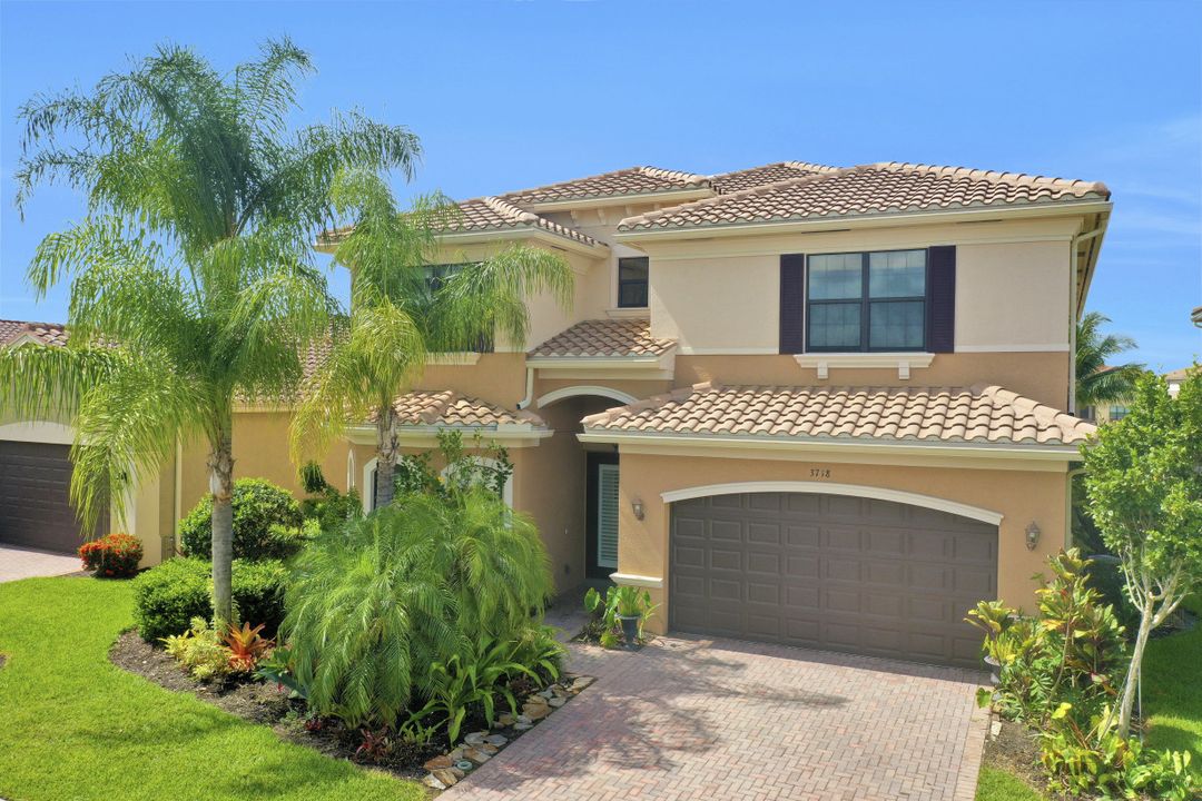 3718 Pleasant Springs Dr, Naples, FL 34119