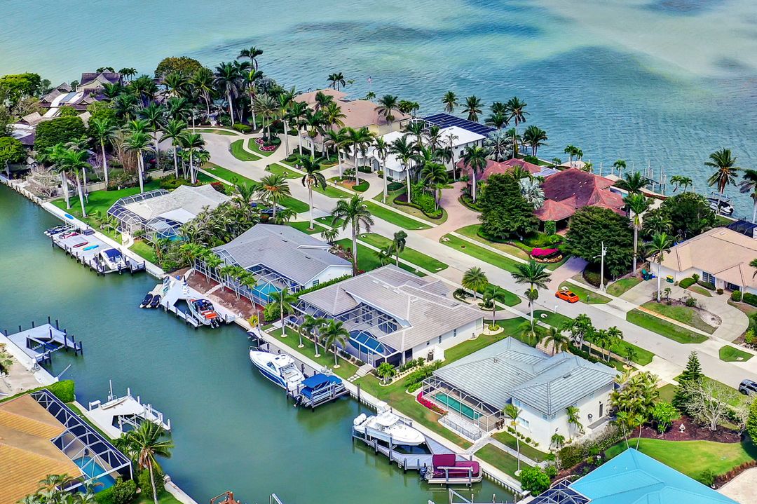 318 Polynesia Ct, Marco Island, FL 34145