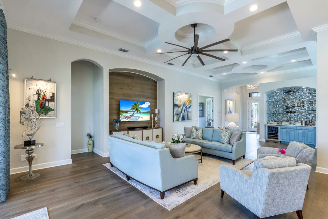 9287 Rialto Ln, Naples, FL 34119