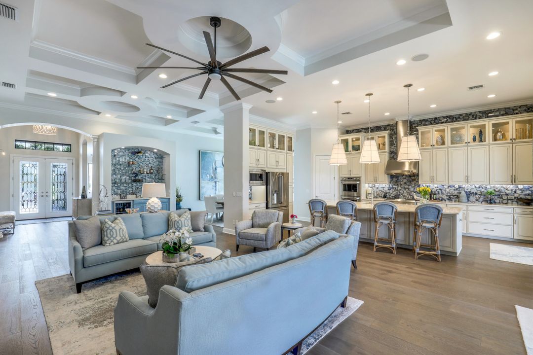 9287 Rialto Ln, Naples, FL 34119