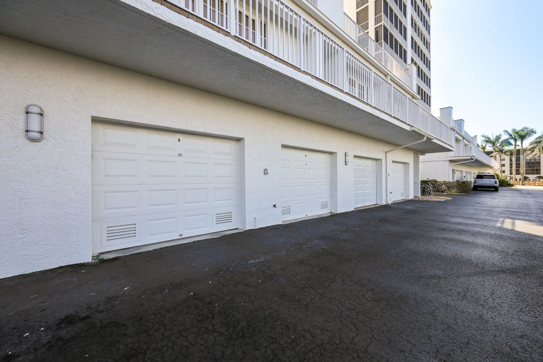 410 Flagship Dr #504, Naples, FL 34108