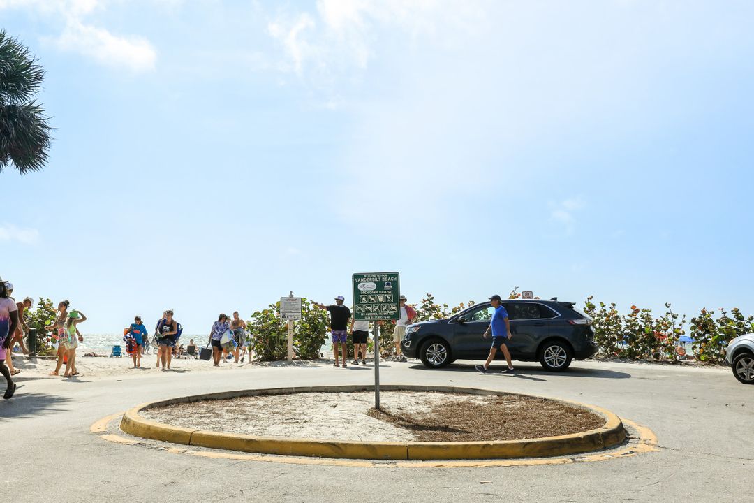 410 Flagship Dr #504, Naples, FL 34108