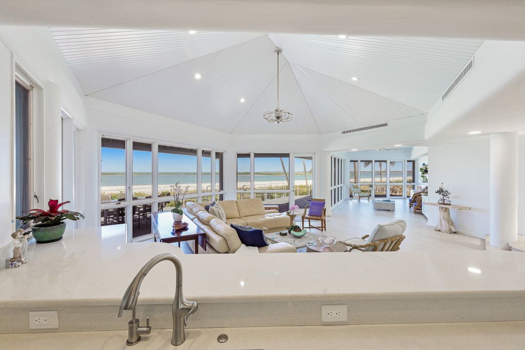 336 Seabreeze Dr, Marco Island, FL 34145