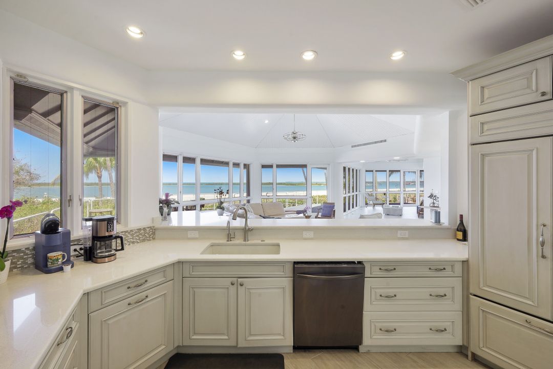 336 Seabreeze Dr, Marco Island, FL 34145