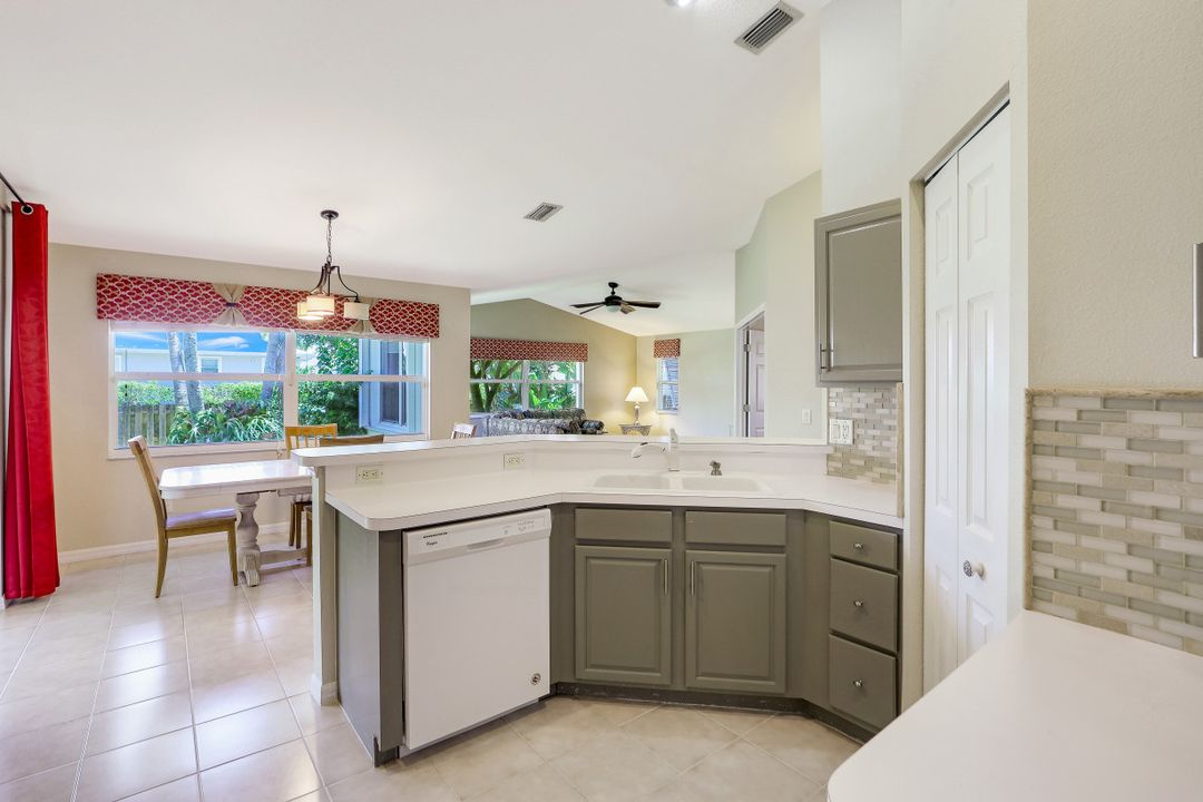 4567 Key Largo Ln, Bonita Springs, FL 34134