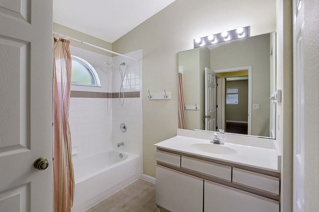 4567 Key Largo Ln, Bonita Springs, FL 34134