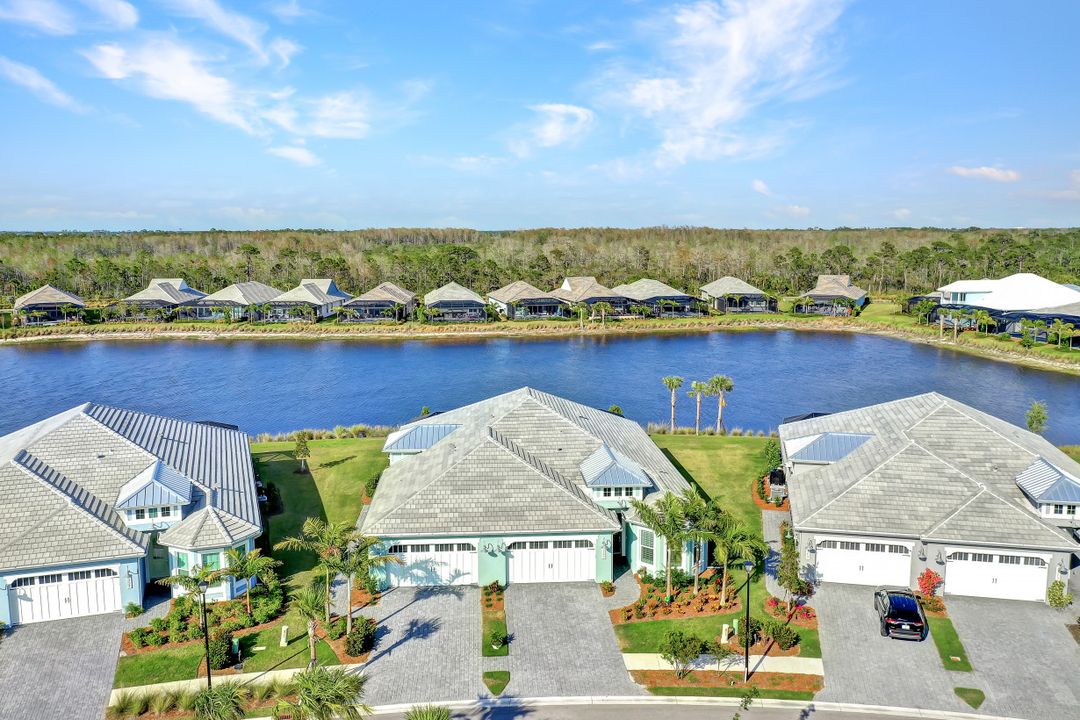 6365 Arriba Ave, Naples, FL 34113