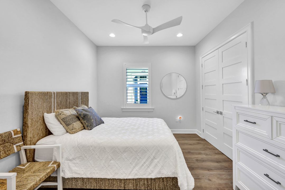 6365 Arriba Ave, Naples, FL 34113