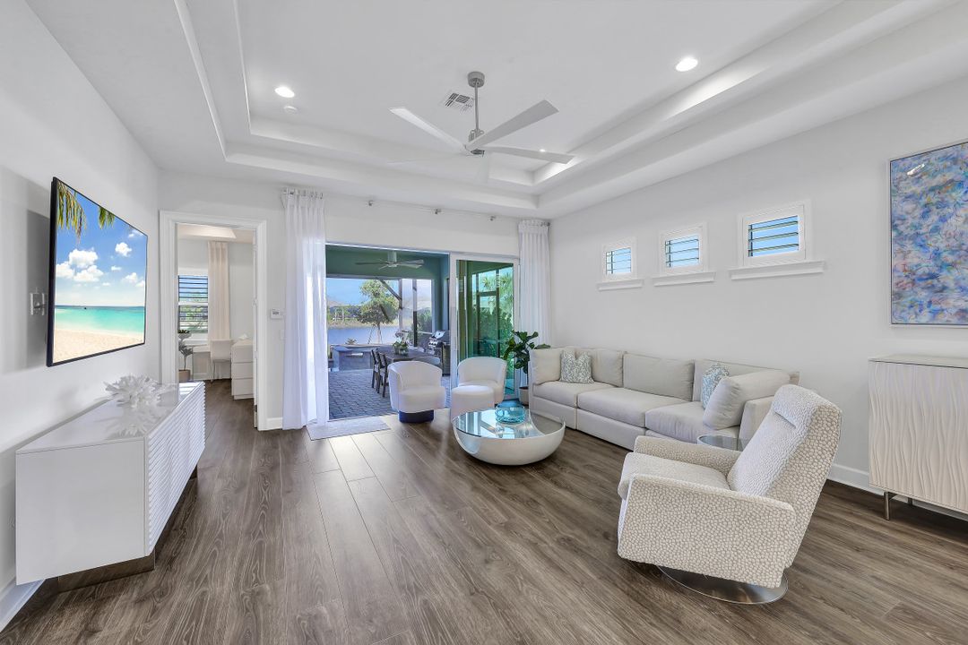 6365 Arriba Ave, Naples, FL 34113