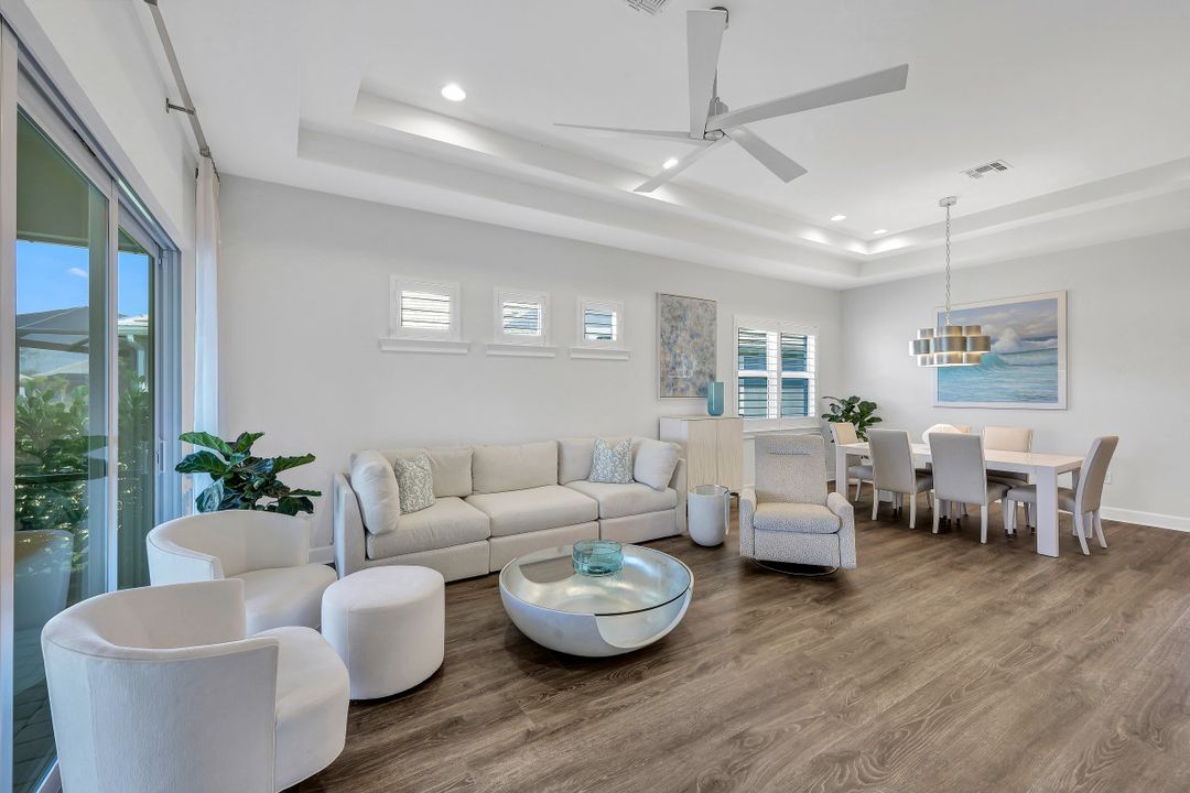 6365 Arriba Ave, Naples, FL 34113