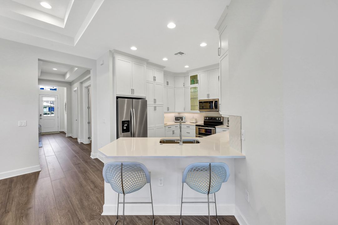 6365 Arriba Ave, Naples, FL 34113