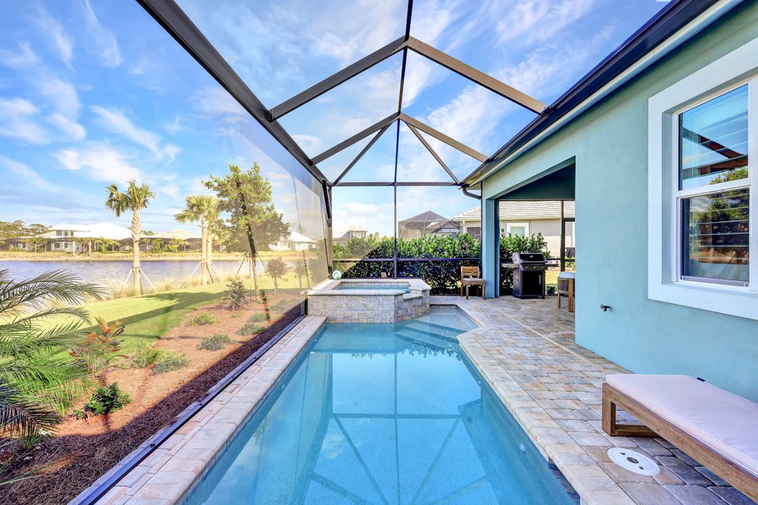 6365 Arriba Ave, Naples, FL 34113