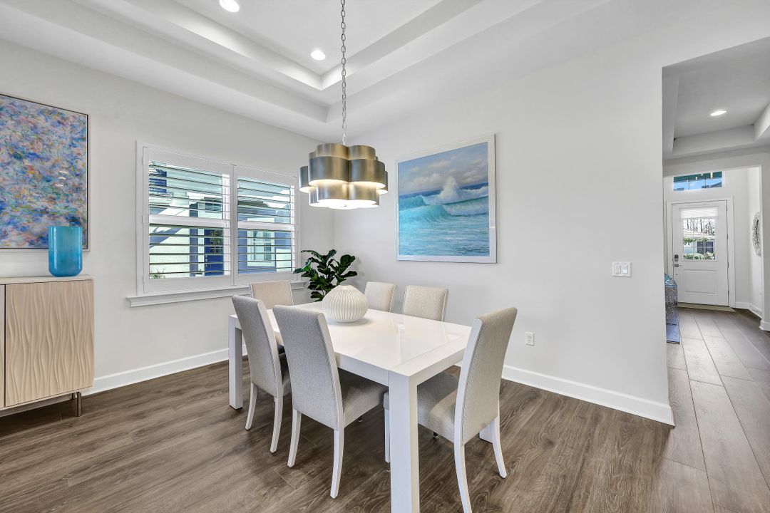 6365 Arriba Ave, Naples, FL 34113