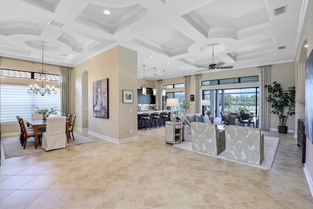 8828 Savona Ct, Naples, FL 34119