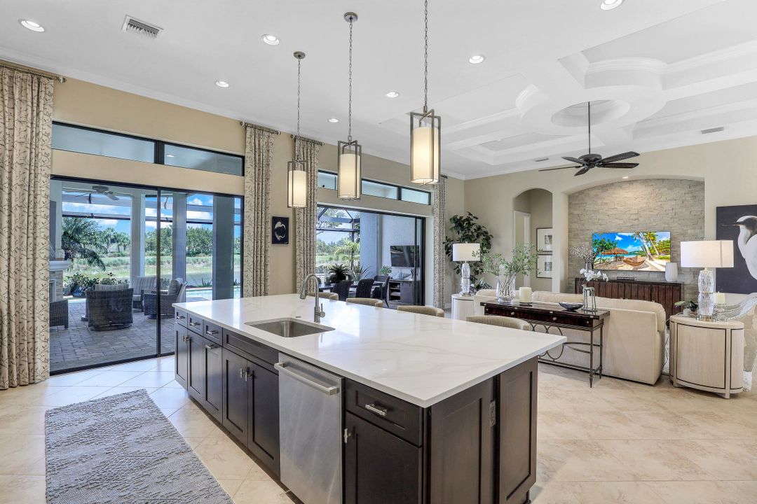 8828 Savona Ct, Naples, FL 34119