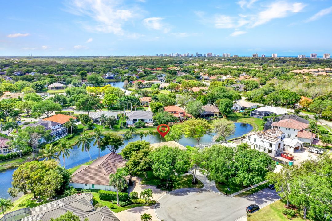 8146 Las Palmas Way, Naples, FL 34109