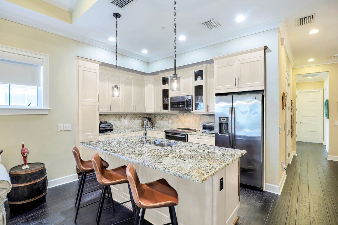 6577 Dominica Dr, Naples, FL 34113