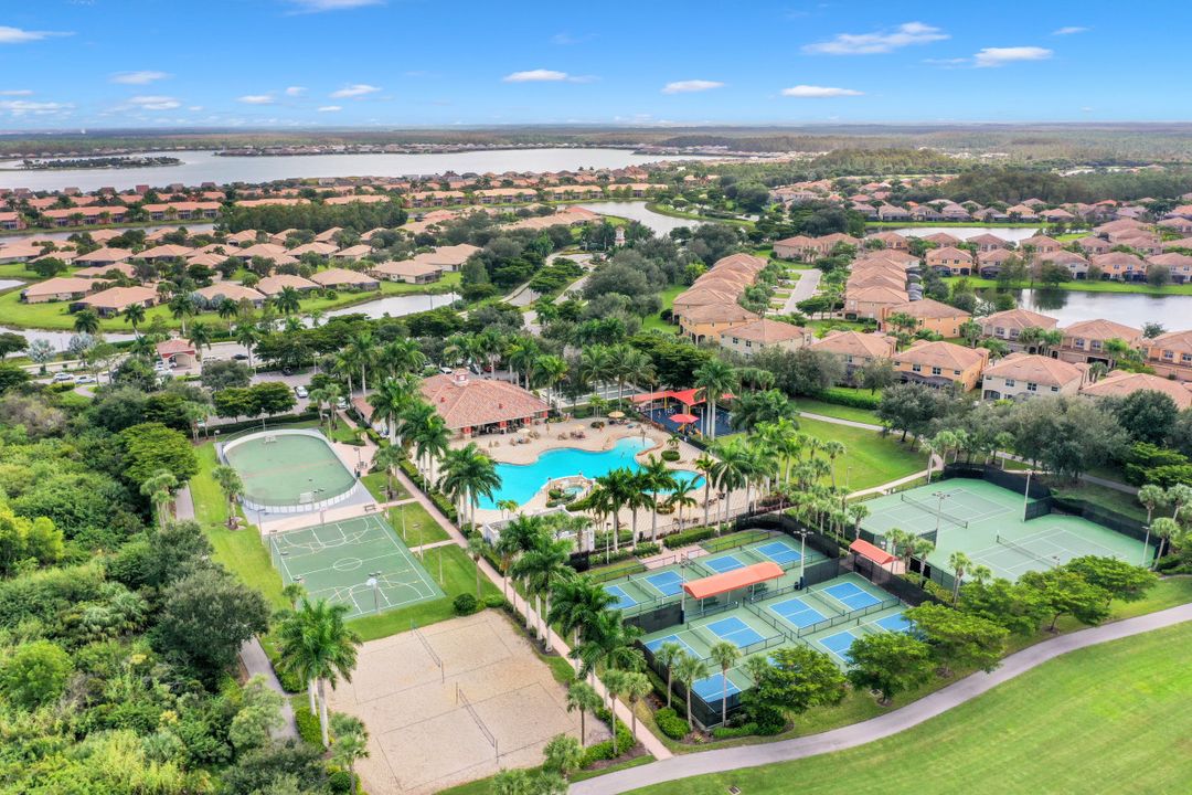 20661 Torre Del Lago St, Estero, FL 33928