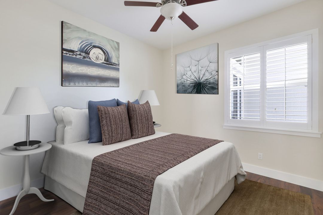 985 Chesapeake Bay Ct, Naples, FL 34120