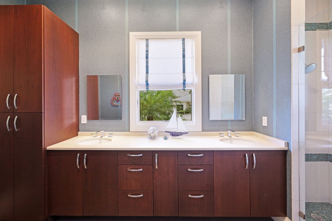 520 Sand Hill Ct, Marco Island, FL 34145