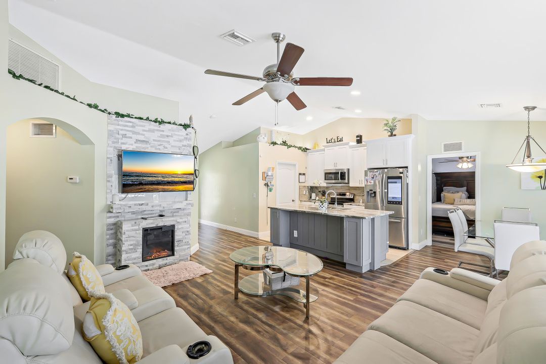 537 Allison St E, Lehigh Acres, FL 33974