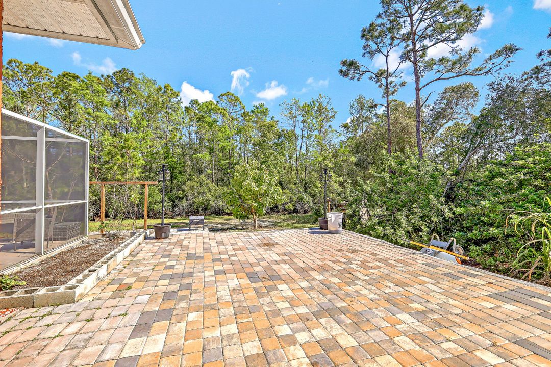 537 Allison St E, Lehigh Acres, FL 33974