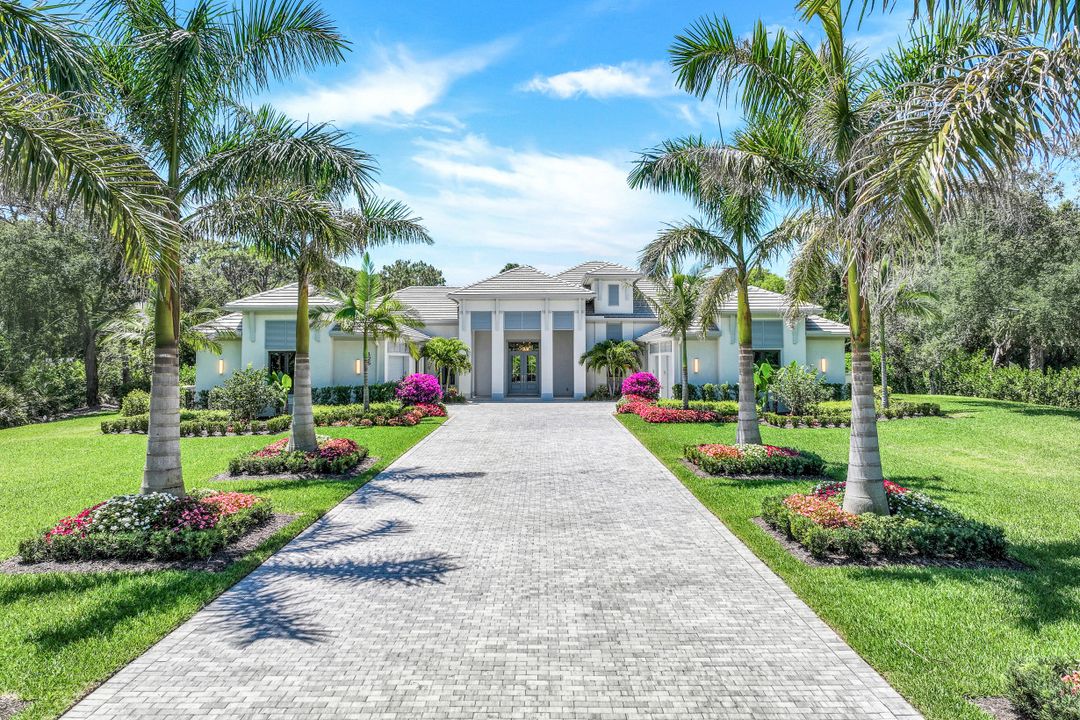 125 Caribbean Rd, Naples, FL 34108