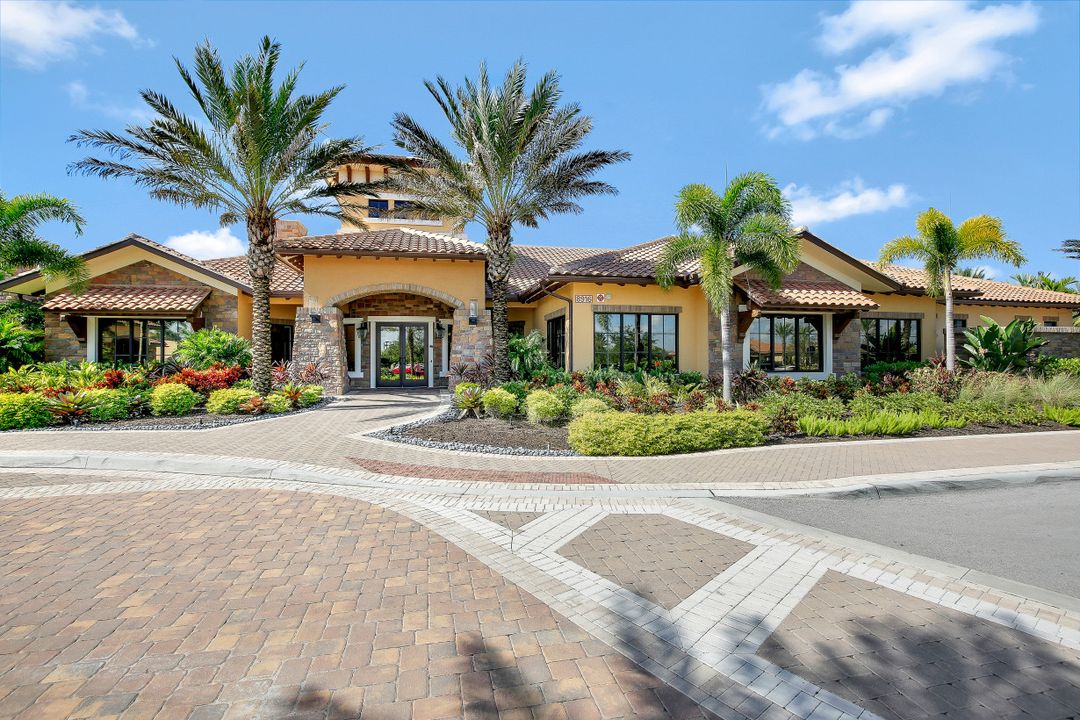 9650 Montelanico Loop #102, Naples, FL 34119