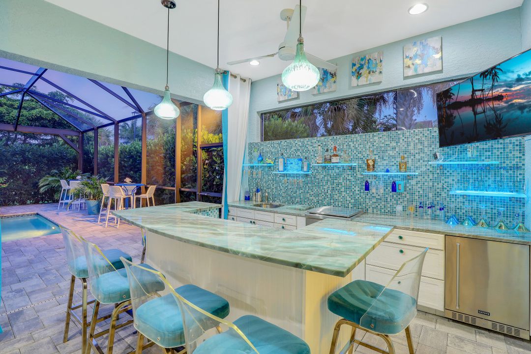 16284 Camden Lakes Cir, Naples, FL 34110