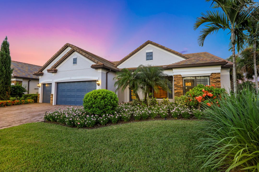 16284 Camden Lakes Cir, Naples, FL 34110