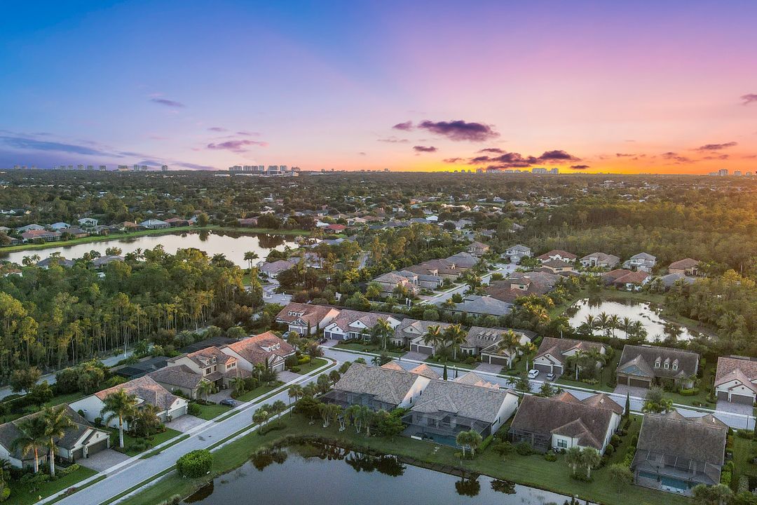 16284 Camden Lakes Cir, Naples, FL 34110