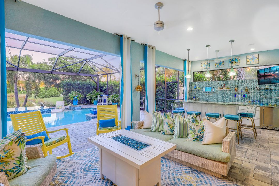 16284 Camden Lakes Cir, Naples, FL 34110