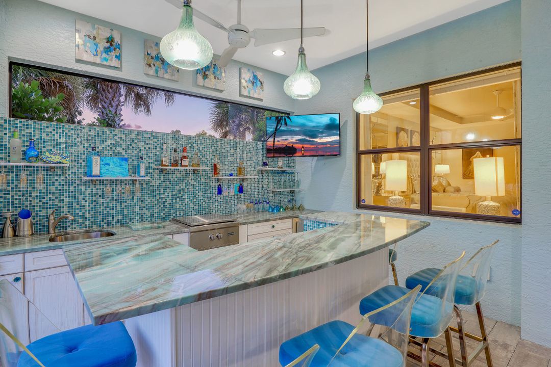 16284 Camden Lakes Cir, Naples, FL 34110