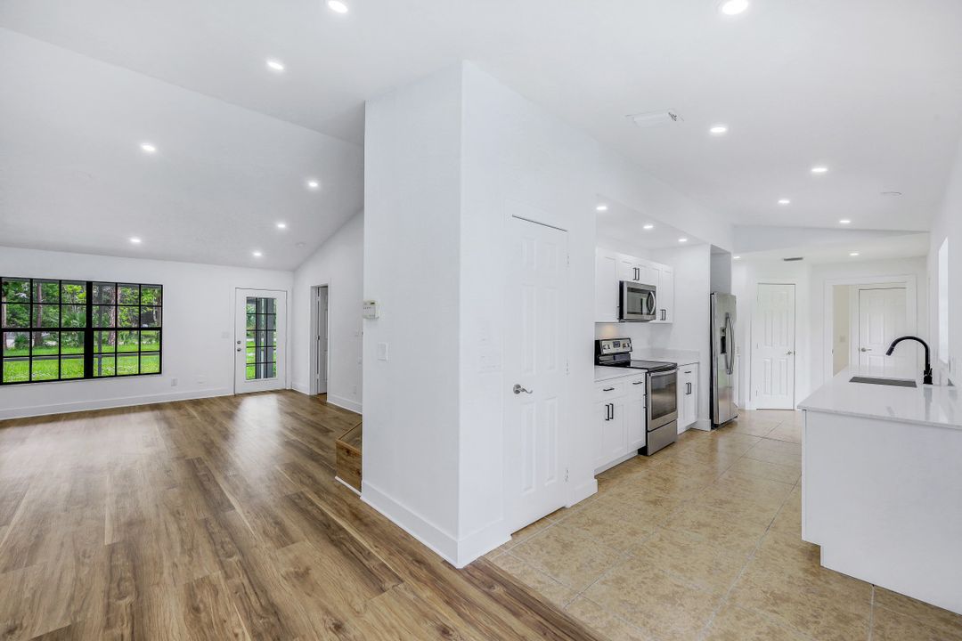 2760 14th Ave SE, Naples, FL 34117