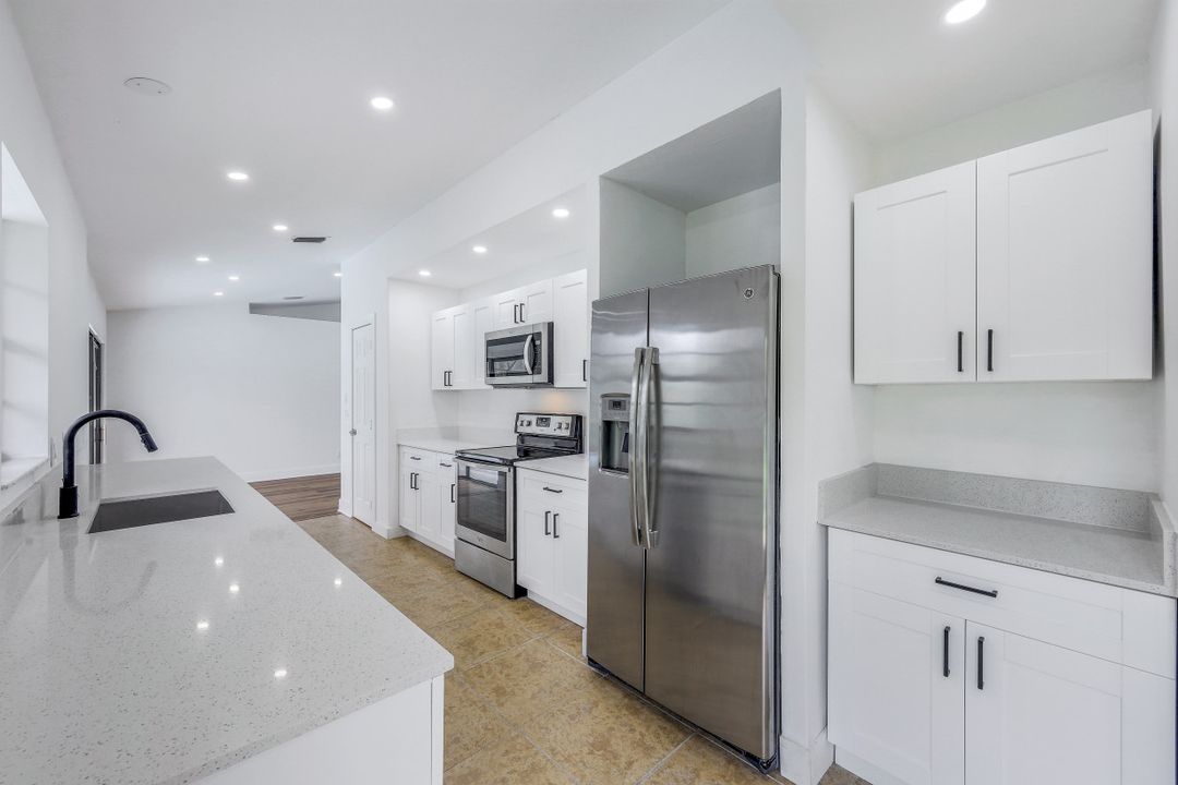 2760 14th Ave SE, Naples, FL 34117