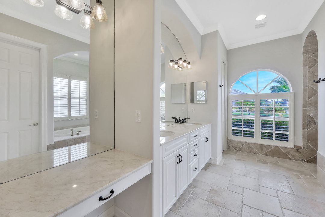 246 Edgewater Ct, Marco Island, FL 34145