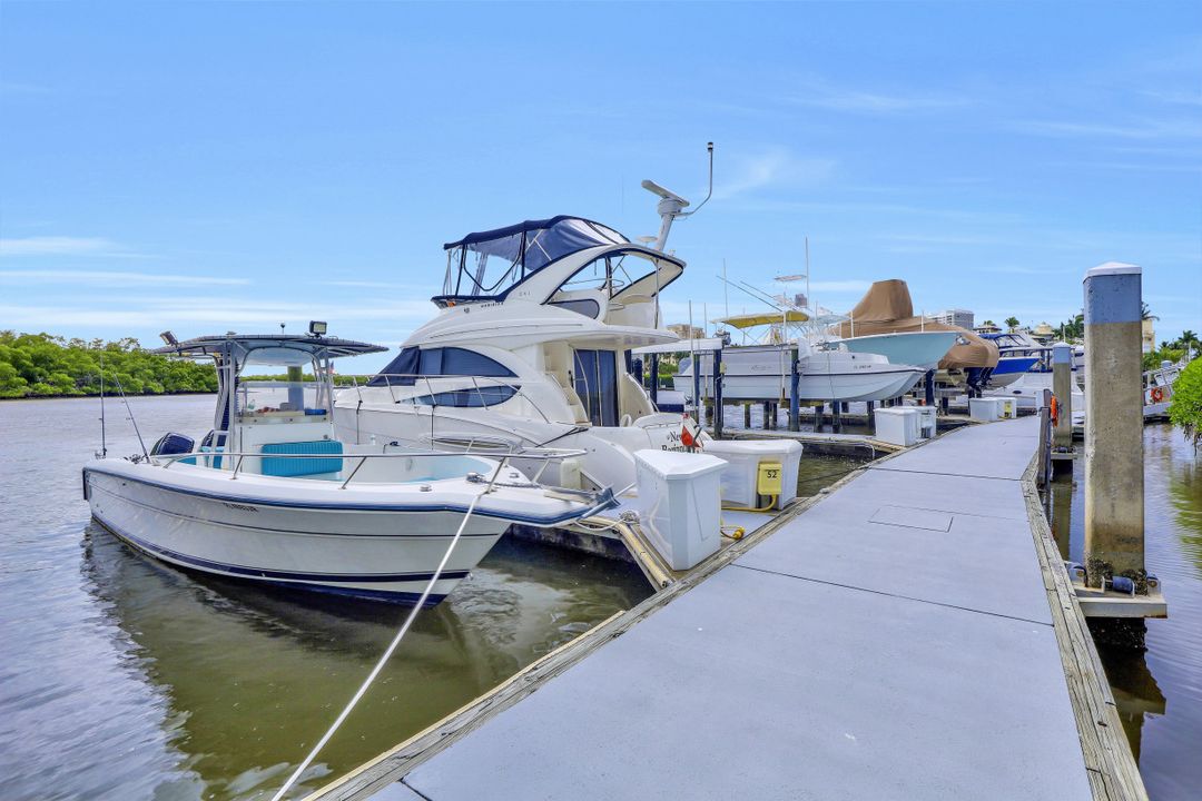 13105 Vanderbilt Dr #408, Naples, FL 34110