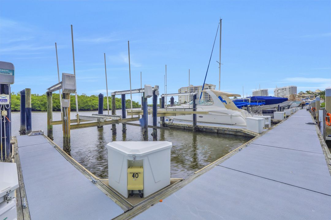 13105 Vanderbilt Dr #408, Naples, FL 34110