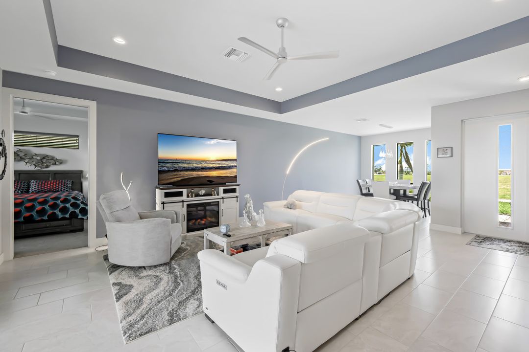 3213 NW 9th St, Cape Coral, FL 33993