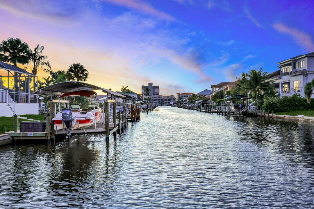 481 Lagoon Ave, Naples, FL 34108